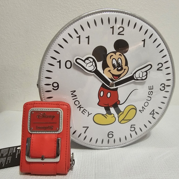 Mickey Mouse Disney Loungefly Figural Mickey Vinatge Watch Backpack and Wallet - Picture 9 of 9